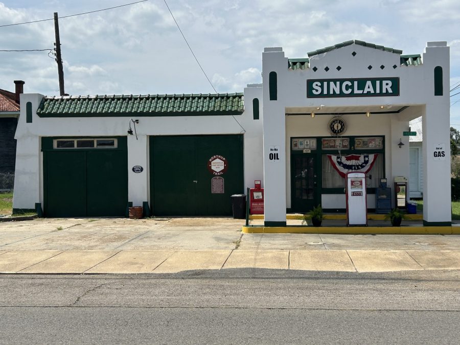 Sinclair Service Station
